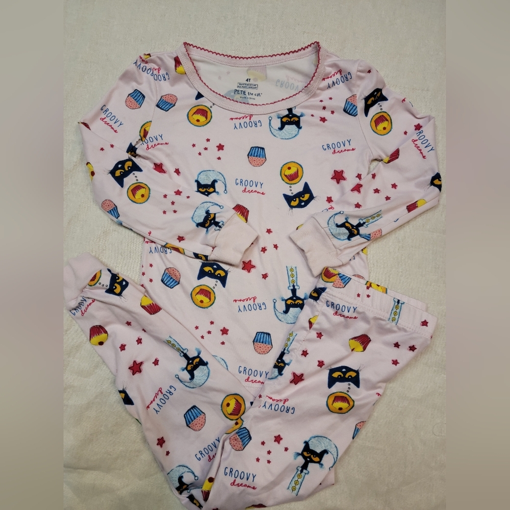 Pete The Cat Groovy Dreams Cupcake Pajamas Sz 4t